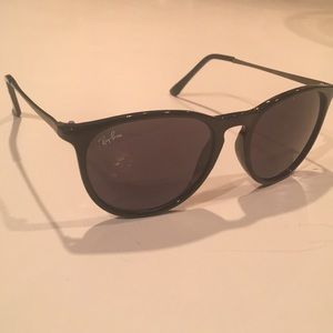 Round Frame Ray Ban sunglasses shades